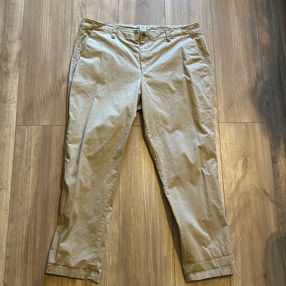 GAP Women's Girlfriend Khaki size 16 - Picture 3 of 4